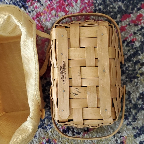 Longaberger Woven Memories Basket with Butternut fabric and Plastic Liner - Picture 8 of 15